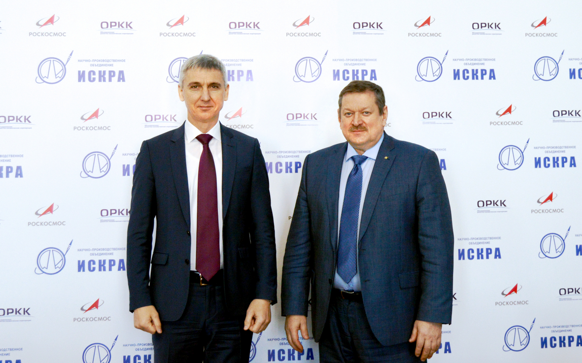 Директор ООО «МГМ» Сергей Дядькин и генеральный директор ПАО НПО «Искра» Сергей Юрасов